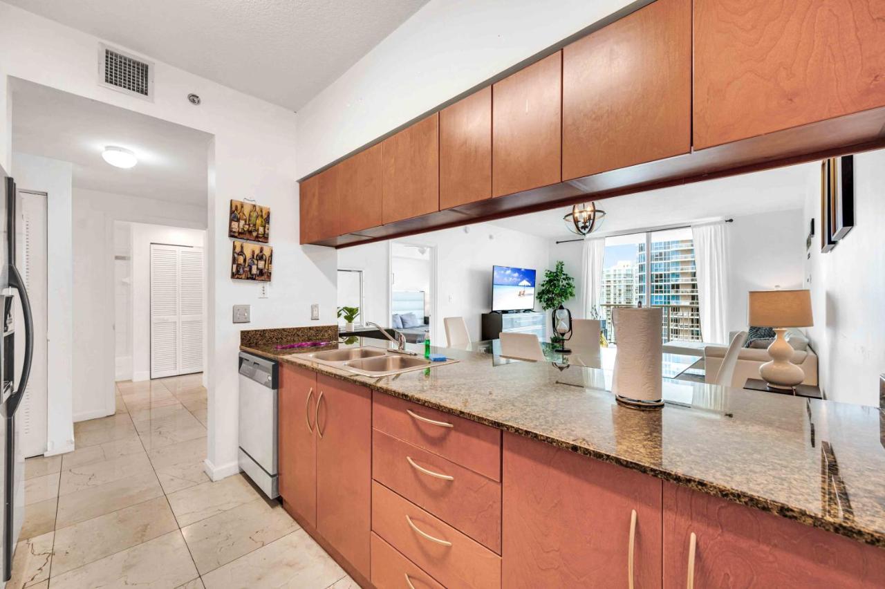 Modern 1 Bed In The Heart Of Brickell With Free Parking Lejlighed Miami Eksteriør billede